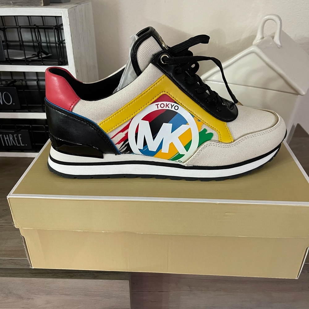 New Michael kors sneakers
